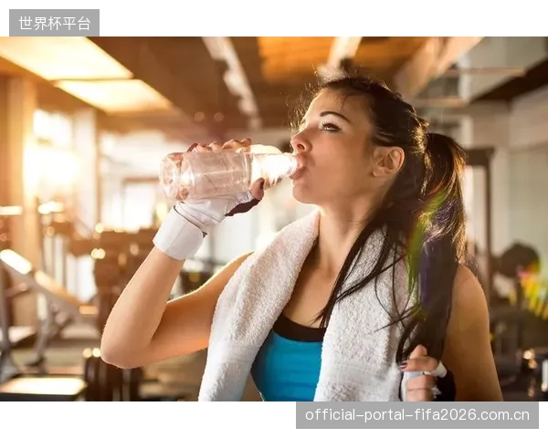 运动科学团队需精确计算球员电解质流失，防止高温比赛末段体能崩溃。